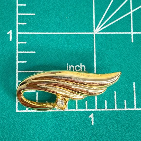 Gold Tone Pendant Brooch Scatter Pin Wing Shape Solitary Tiny Clear Stone - Picture 7 of 7